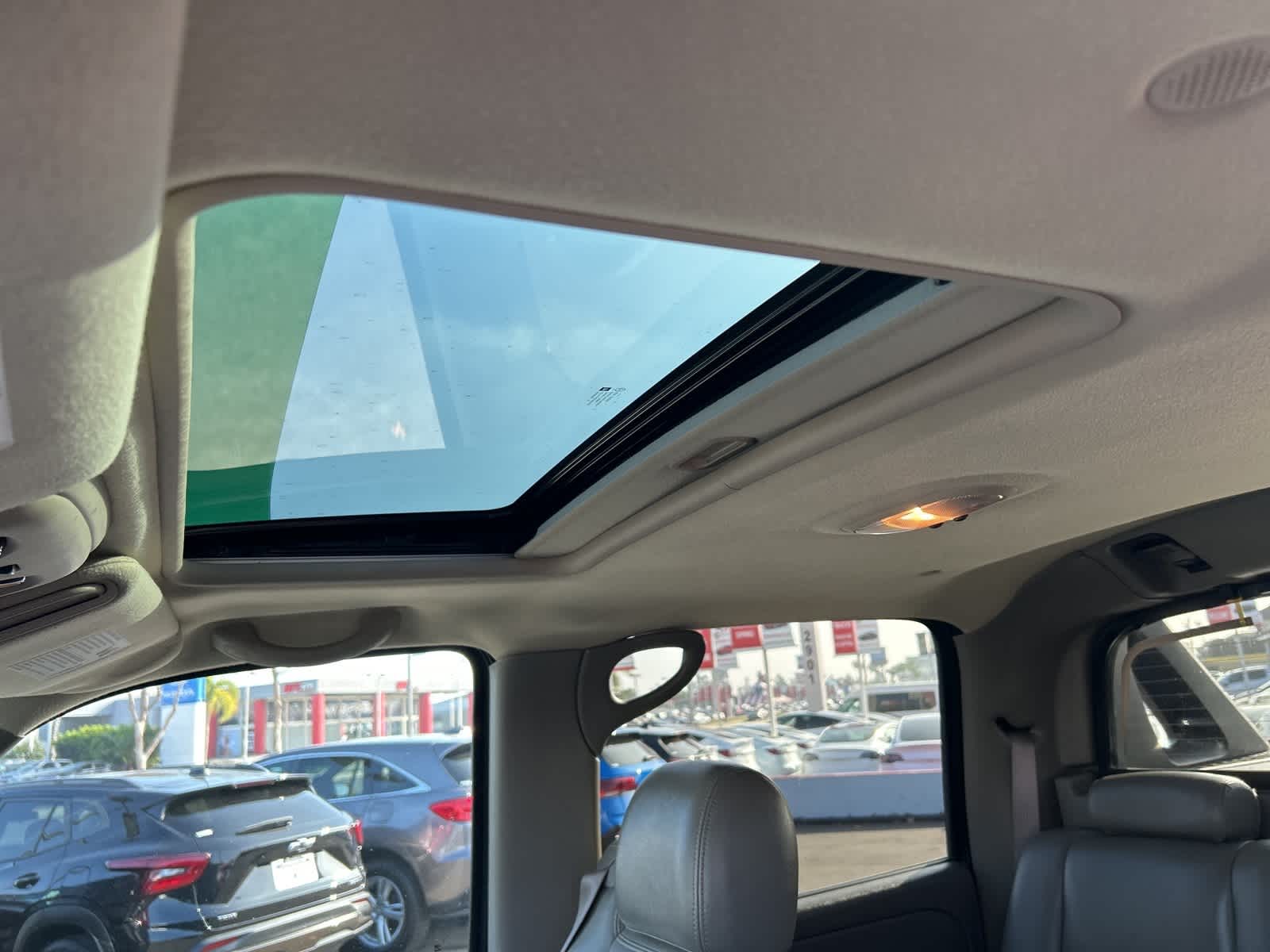 Thumbnail: 2005 Chevrolet Avalanche 1500 - 35