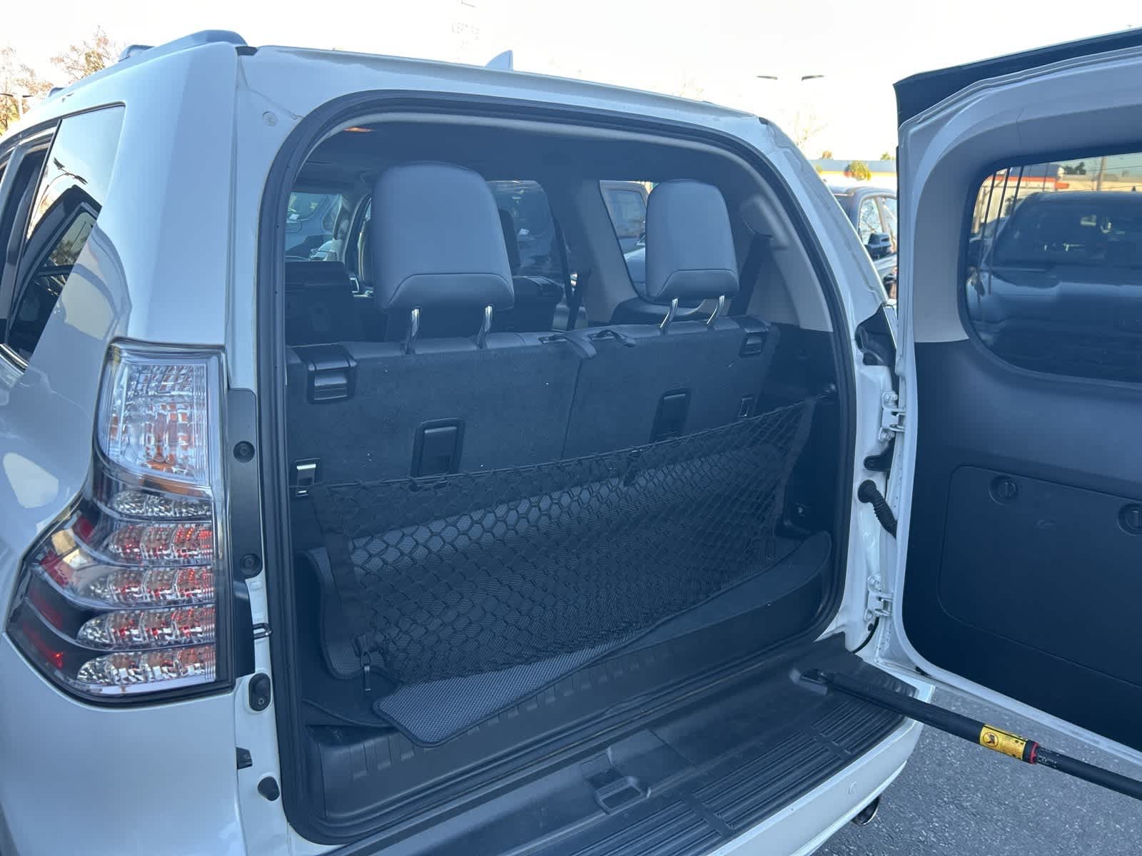 Thumbnail: 2016 Lexus GX - 33