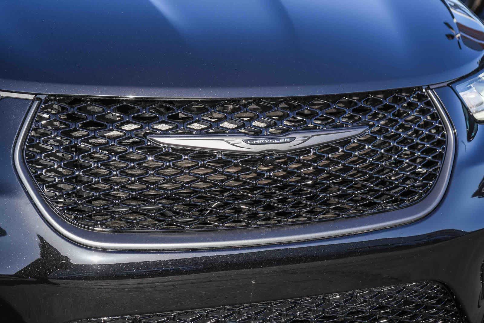 Thumbnail: 2026 Chrysler Pacifica - 5