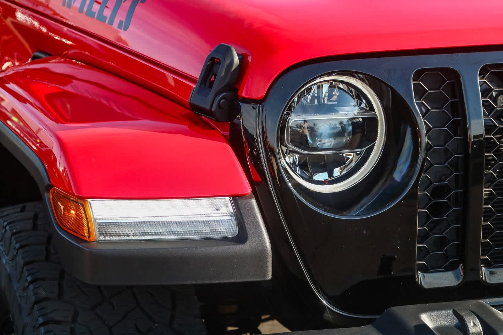 Thumbnail: 2022 Jeep Gladiator - 4