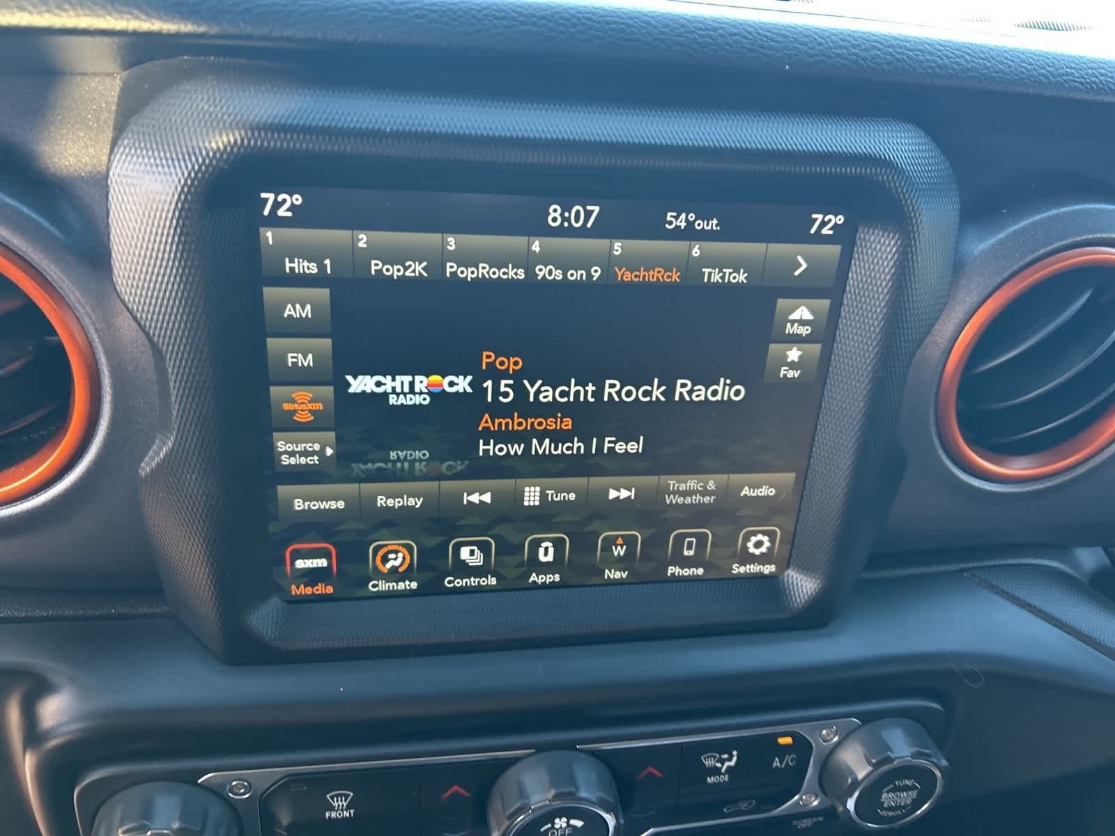 Thumbnail: 2020 Jeep Gladiator - 20