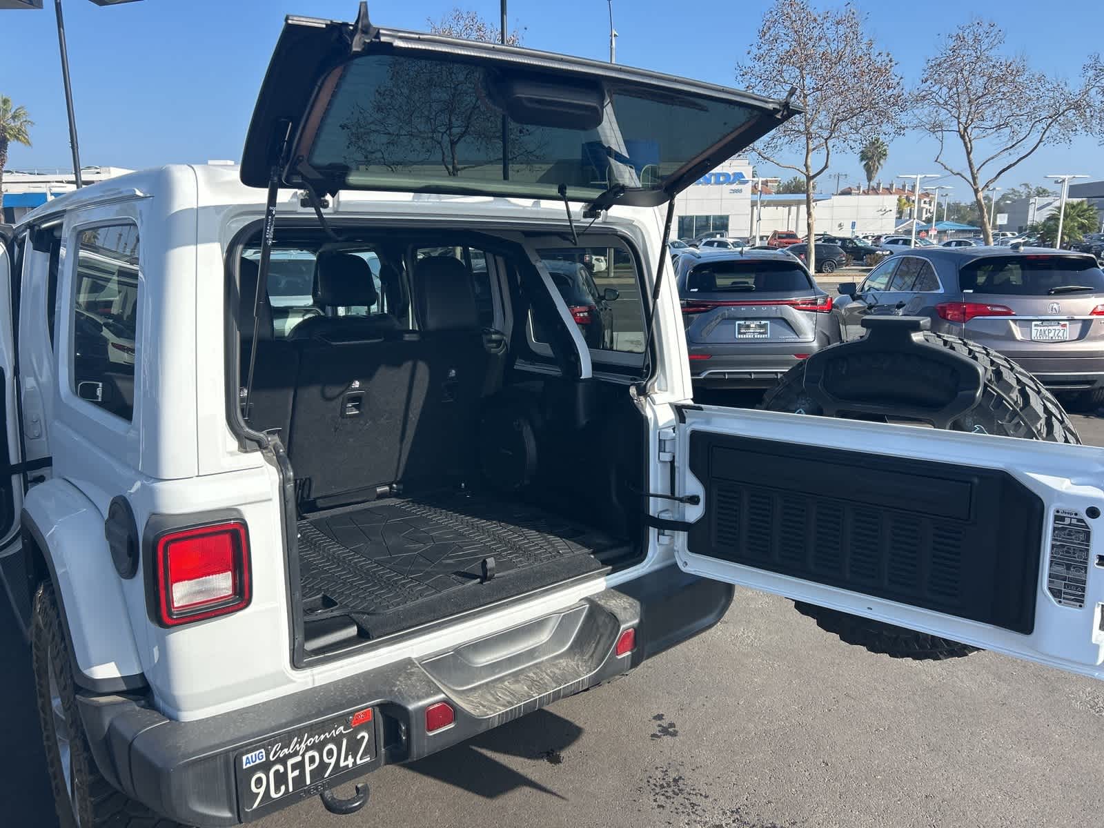 Thumbnail: 2022 Jeep Wrangler - 37