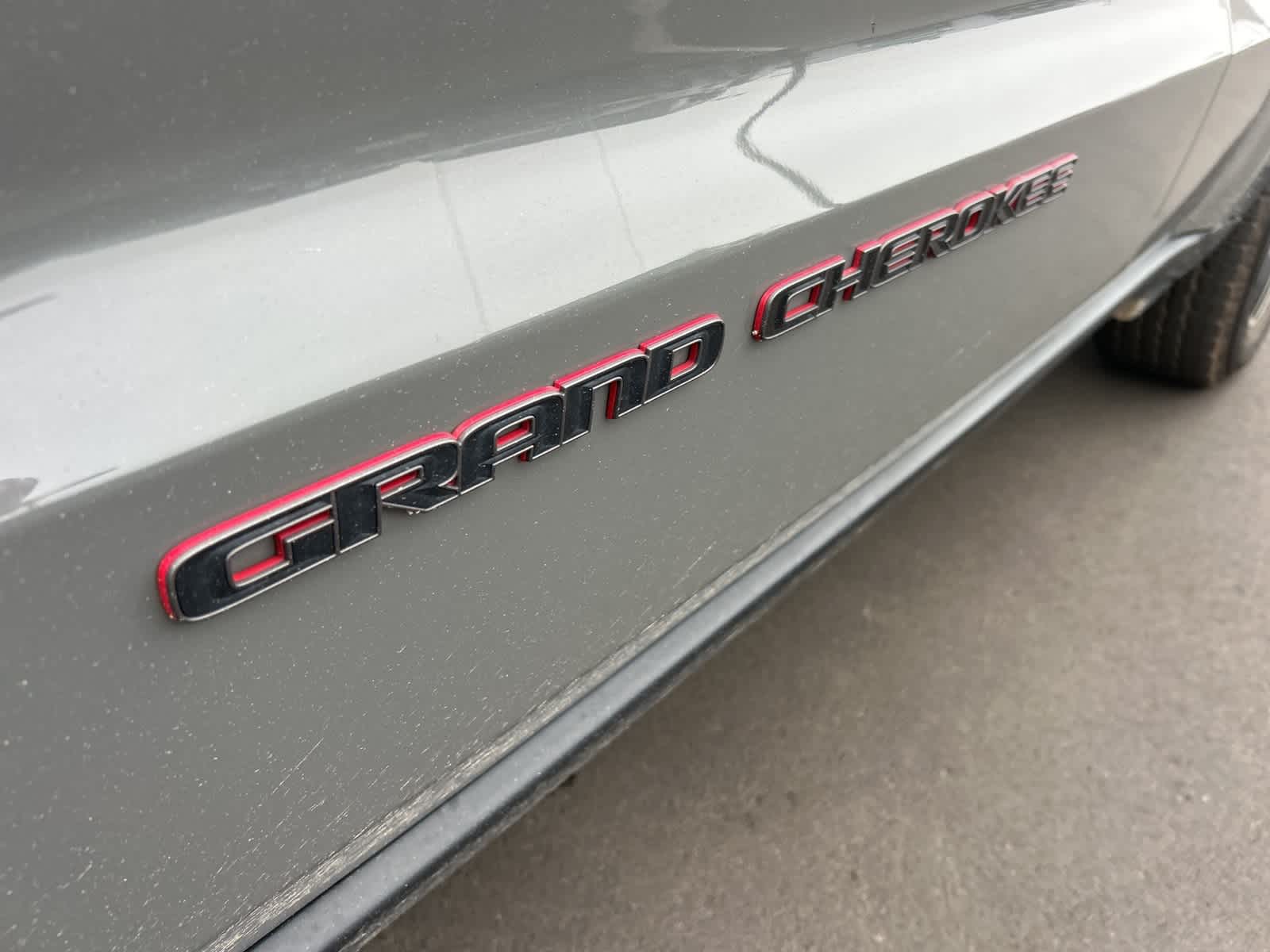 Thumbnail: 2021 Jeep Grand Cherokee - 14