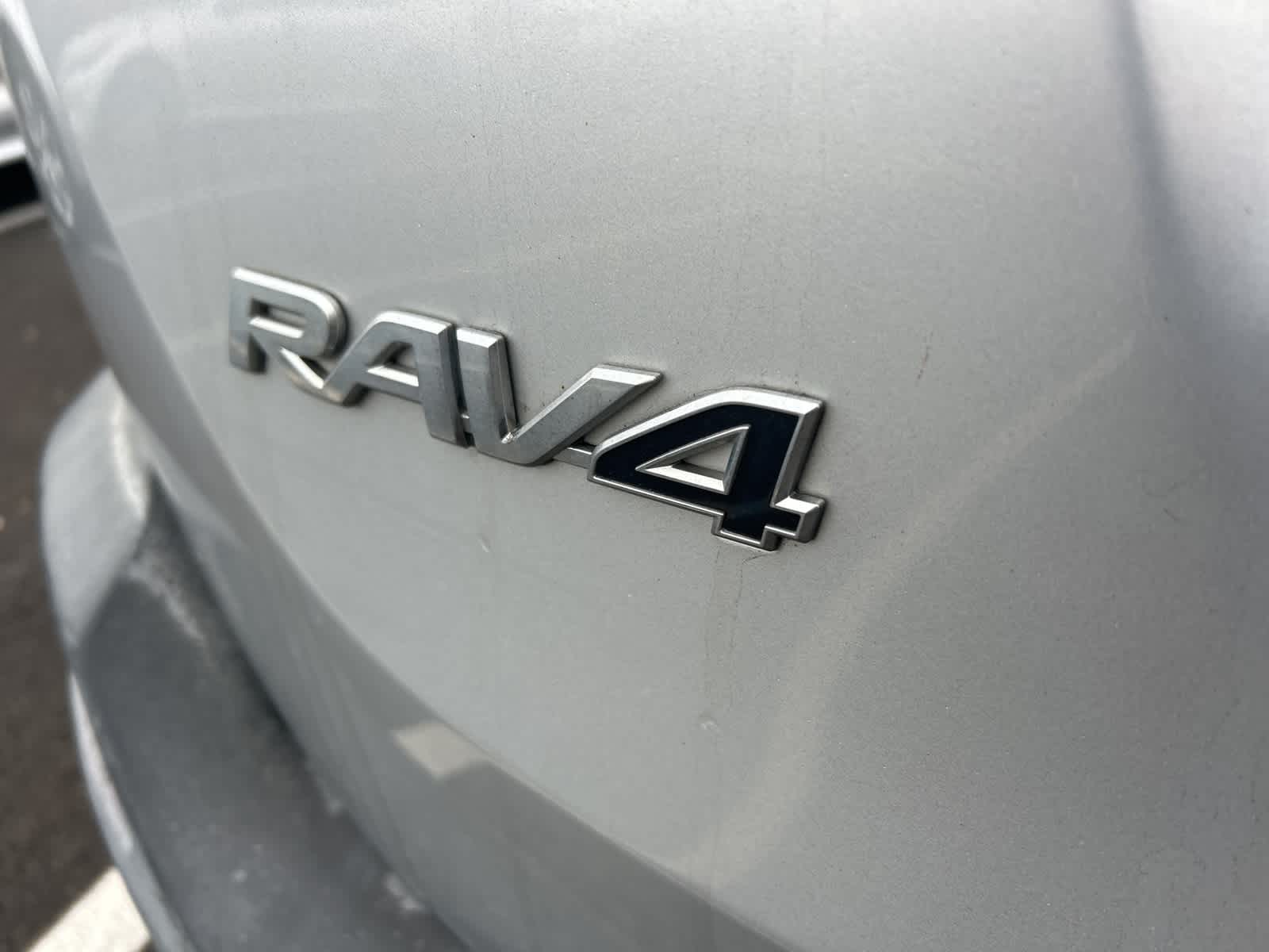 Thumbnail: 2013 Toyota RAV4 - 8