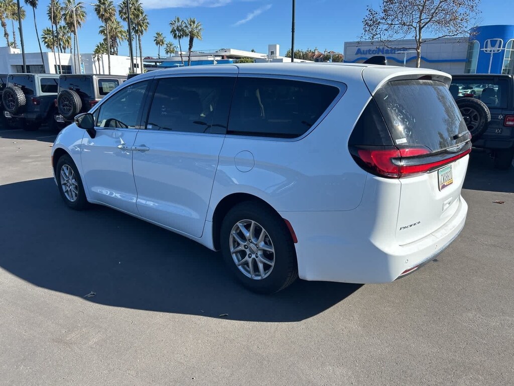 Used 2024 Chrysler Pacifica Touring L Van Passenger Van