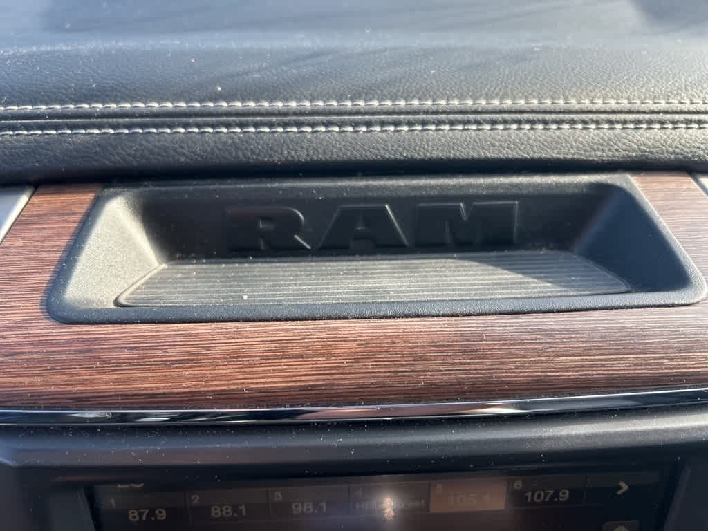 2014 RAM 1500 Laramie 33