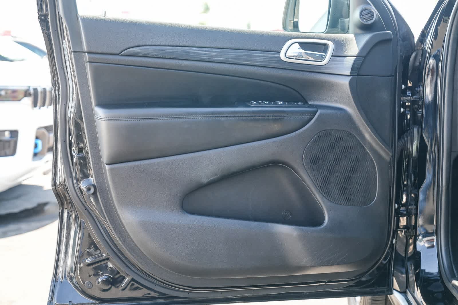 Thumbnail: 2021 Jeep Grand Cherokee - 19