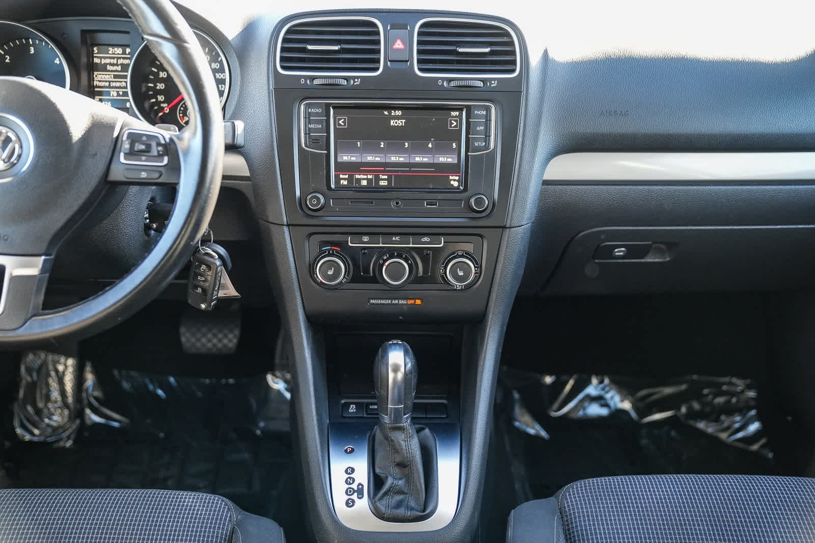 Thumbnail: 2014 Volkswagen Golf - 12