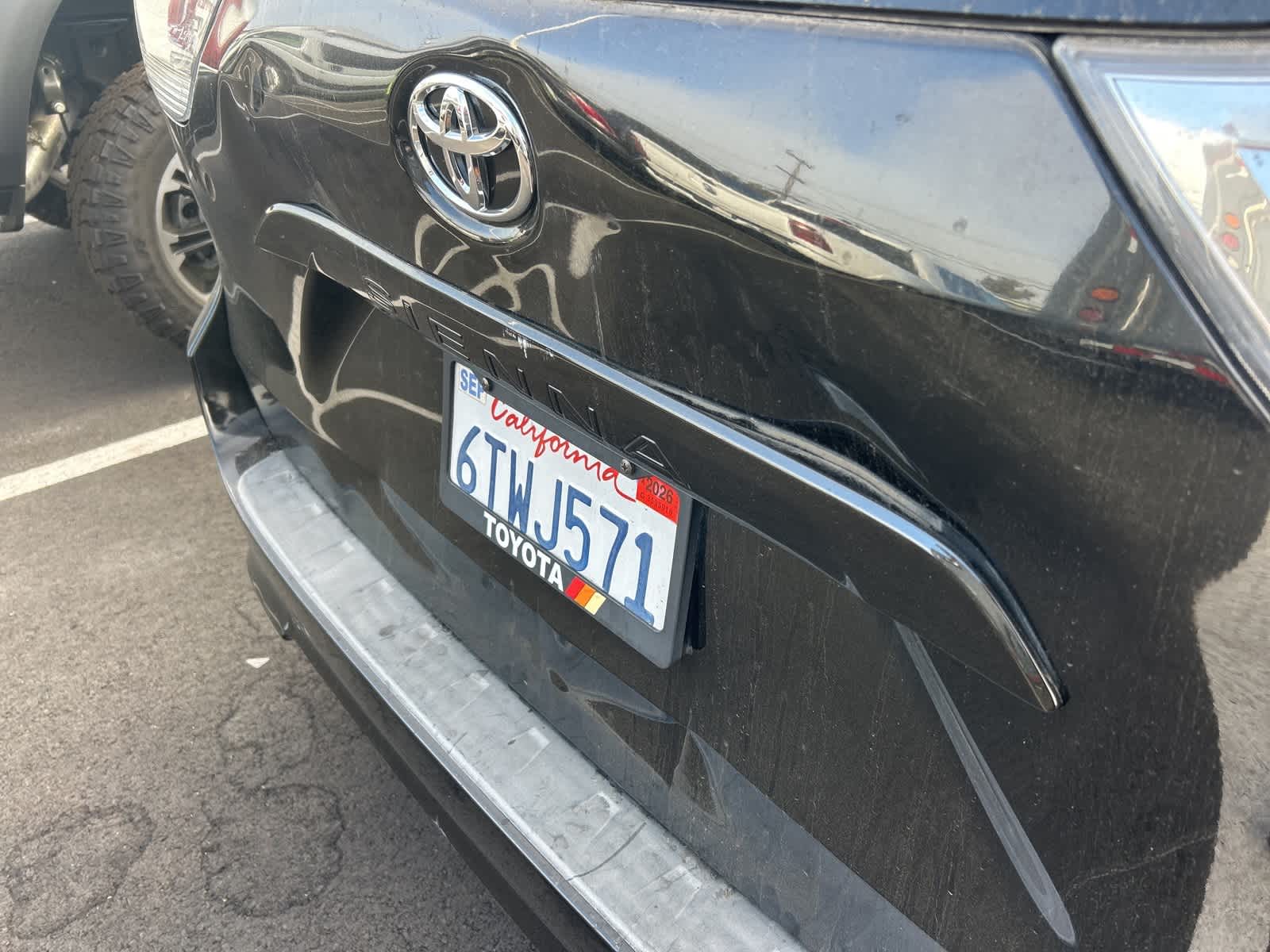 Thumbnail: 2011 Toyota Sienna - 8