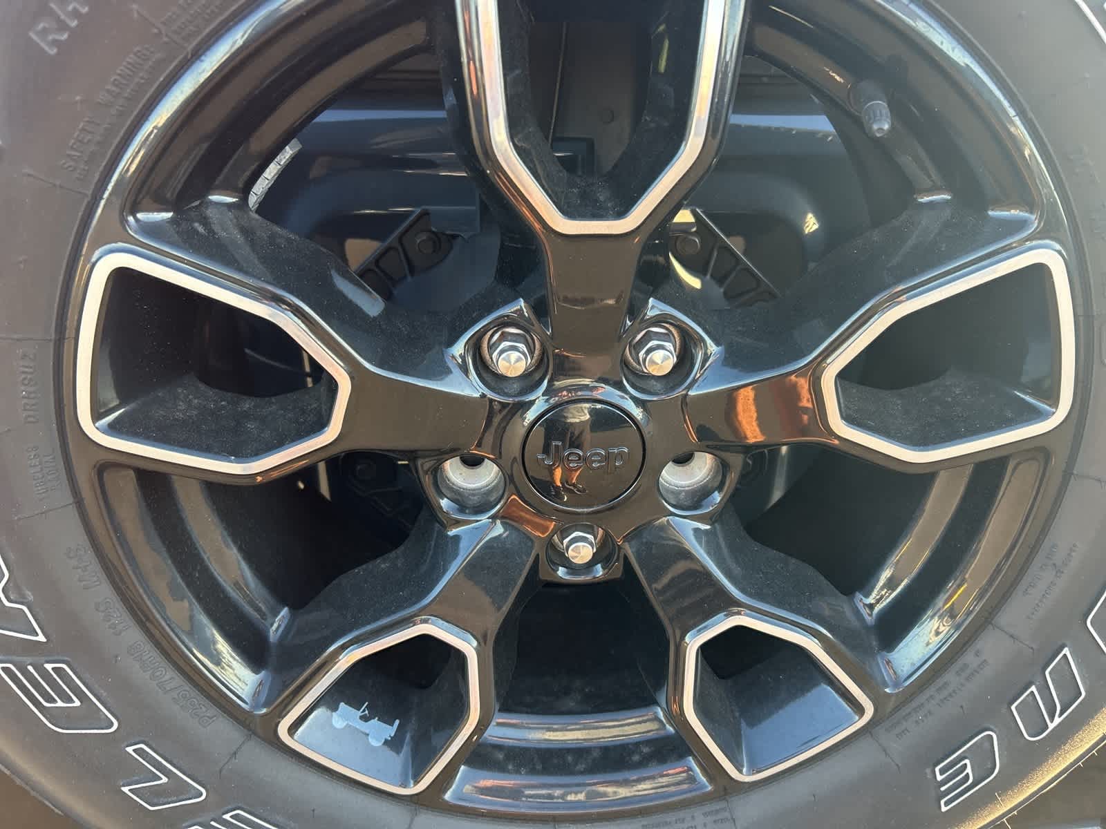 Thumbnail: 2018 Jeep Wrangler - 22