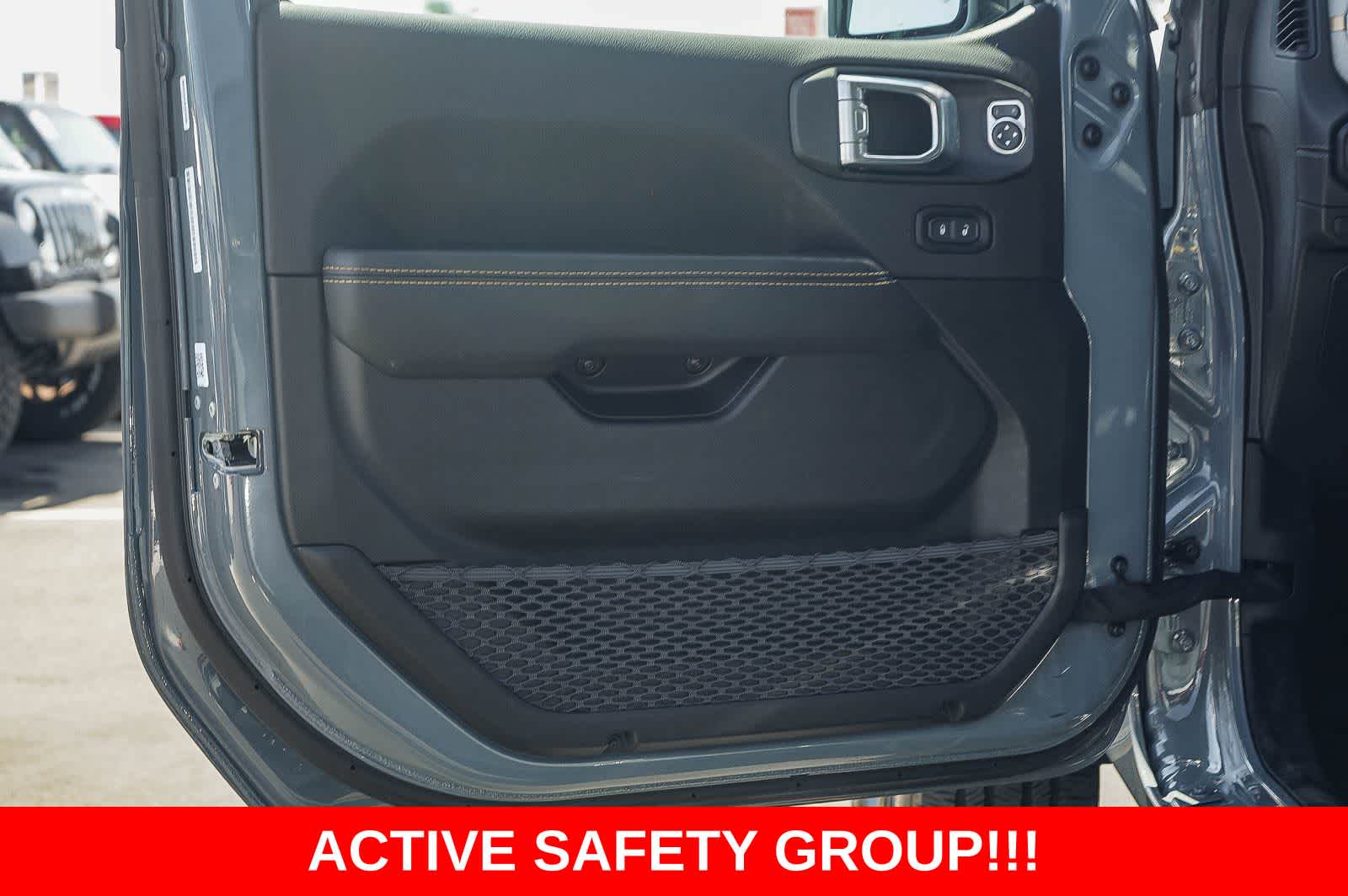 Thumbnail: 2025 Jeep Wrangler - 19