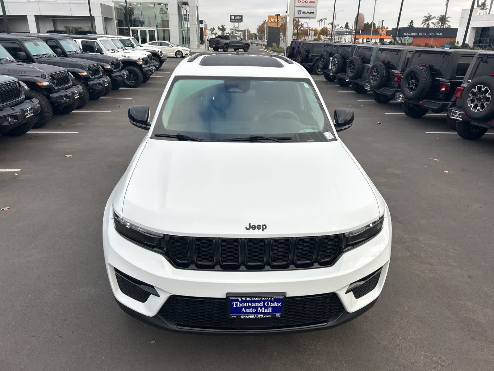 Thumbnail: 2023 Jeep Grand Cherokee - 29