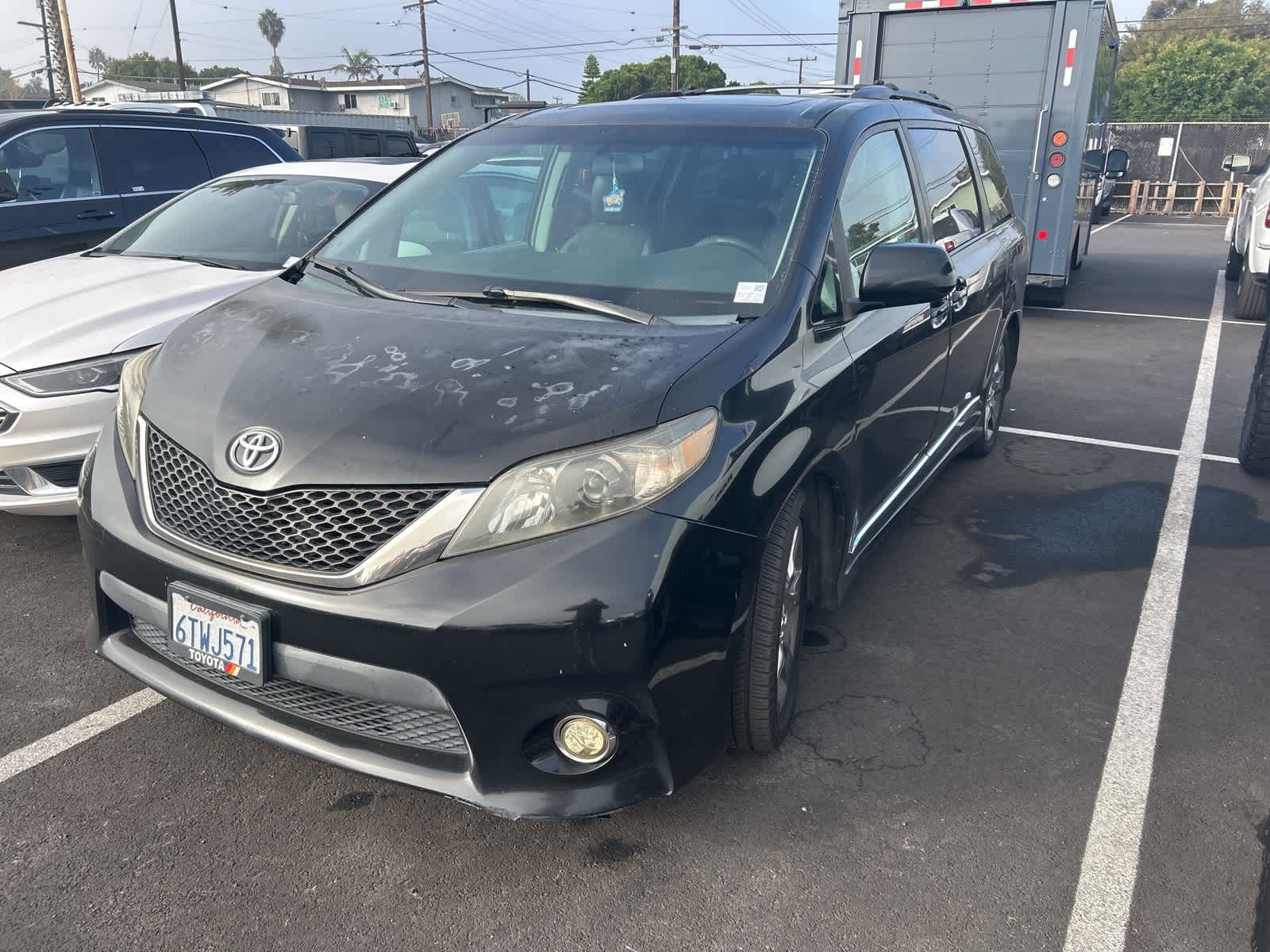 Thumbnail: 2011 Toyota Sienna - 1