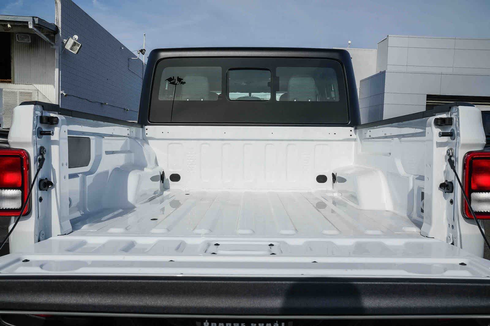 Thumbnail: 2026 Jeep Gladiator - 11