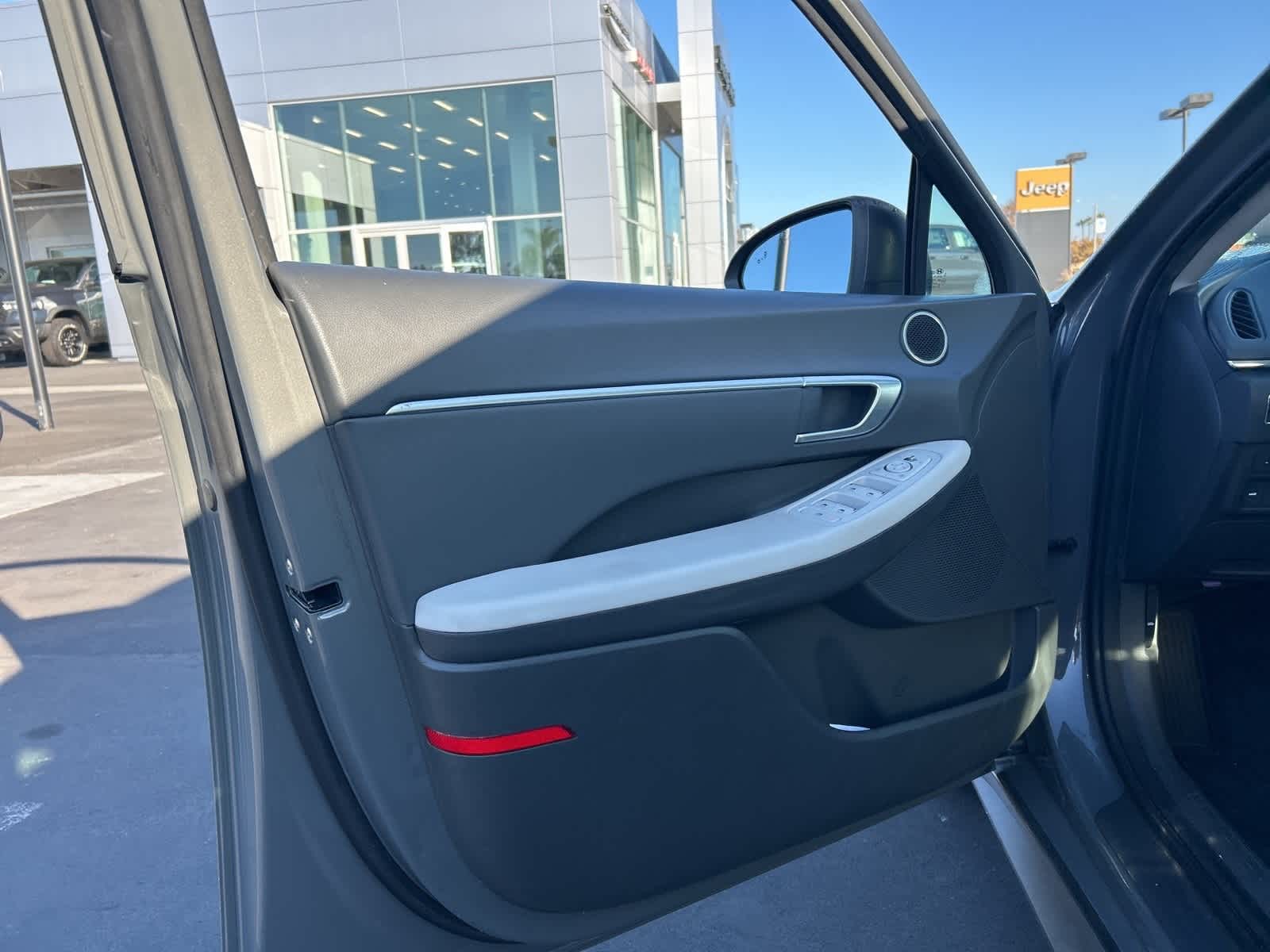 Thumbnail: 2022 Hyundai Sonata - 16