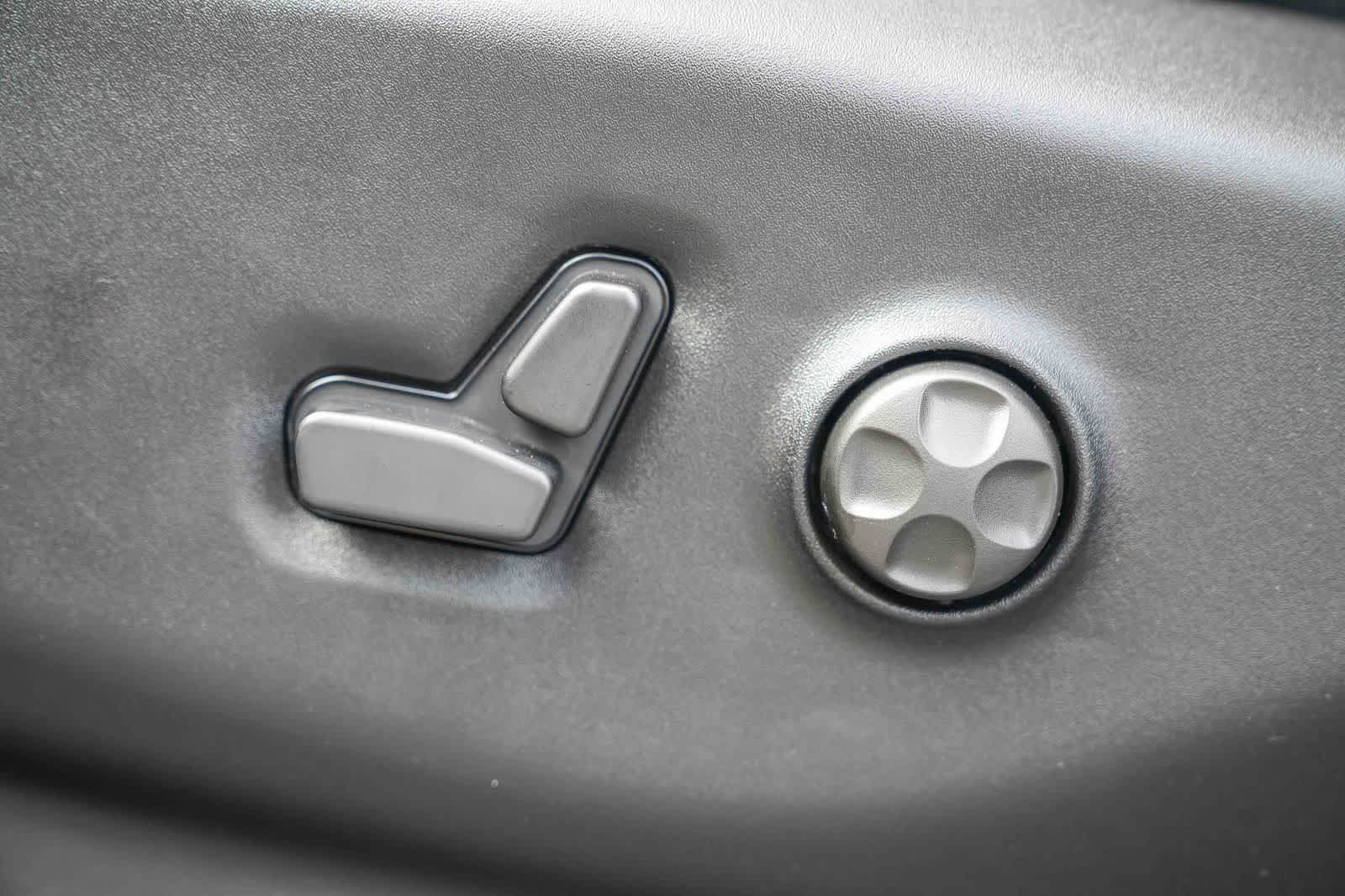 Thumbnail: 2026 Chrysler Pacifica - 22