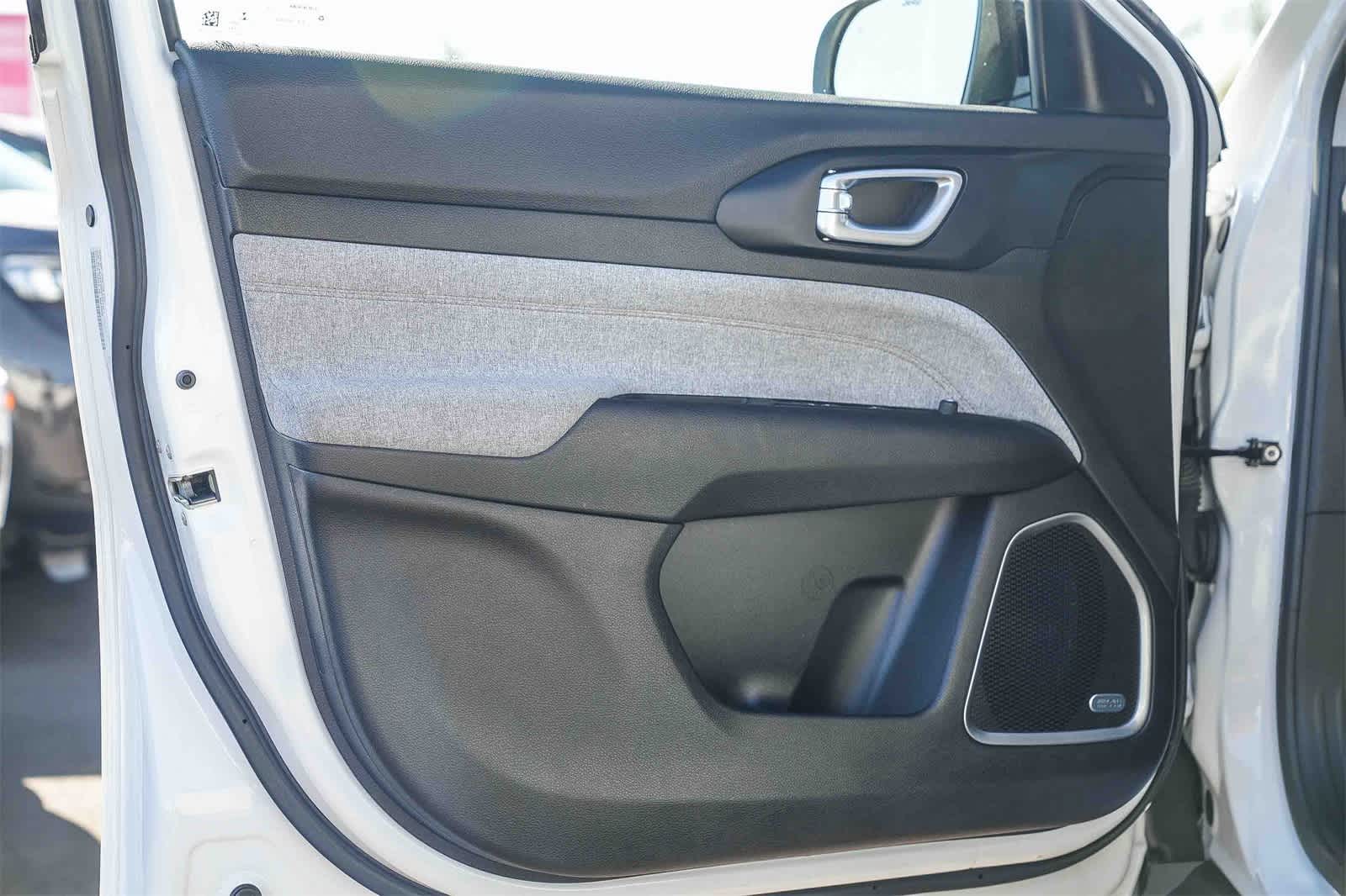 Thumbnail: 2022 Jeep Compass - 18