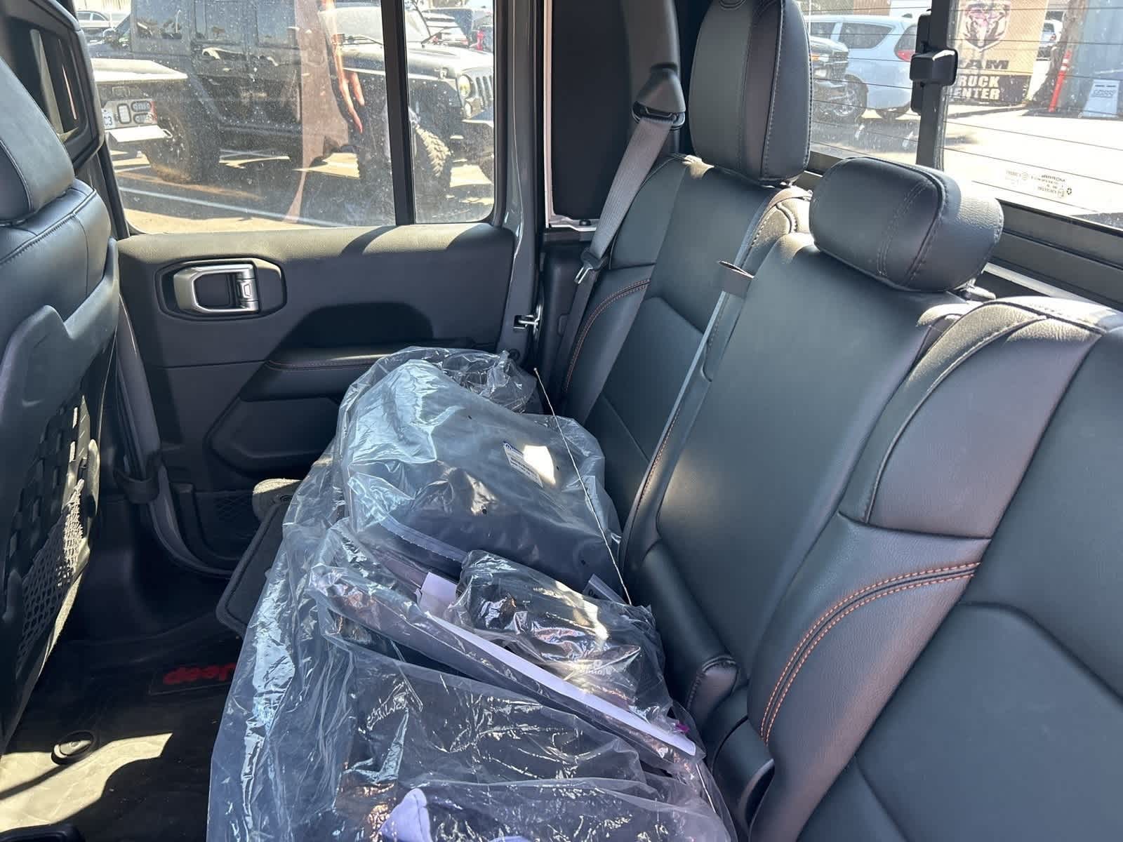 Thumbnail: 2021 Jeep Gladiator - 25