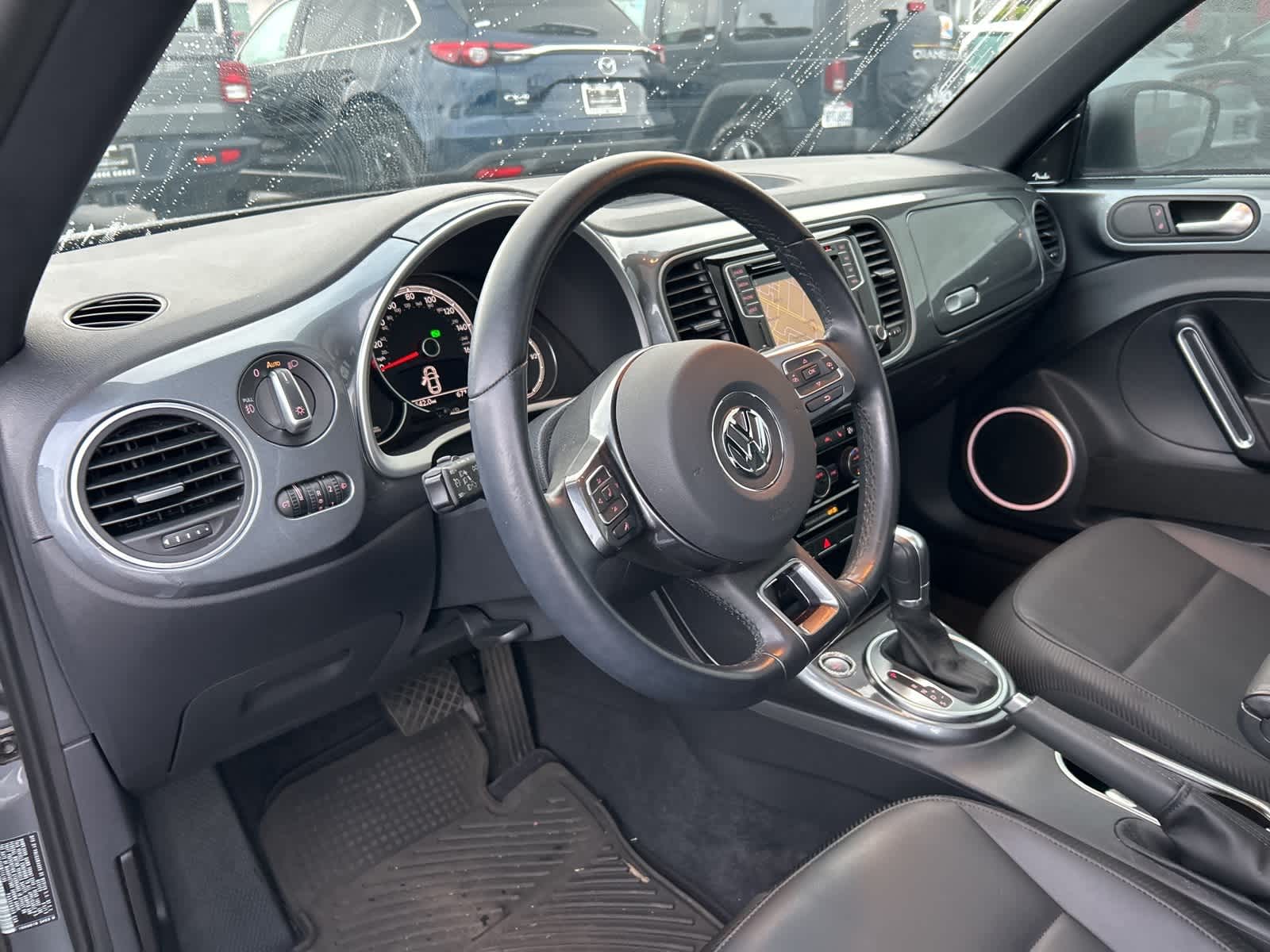 Thumbnail: 2019 Volkswagen Beetle - 22