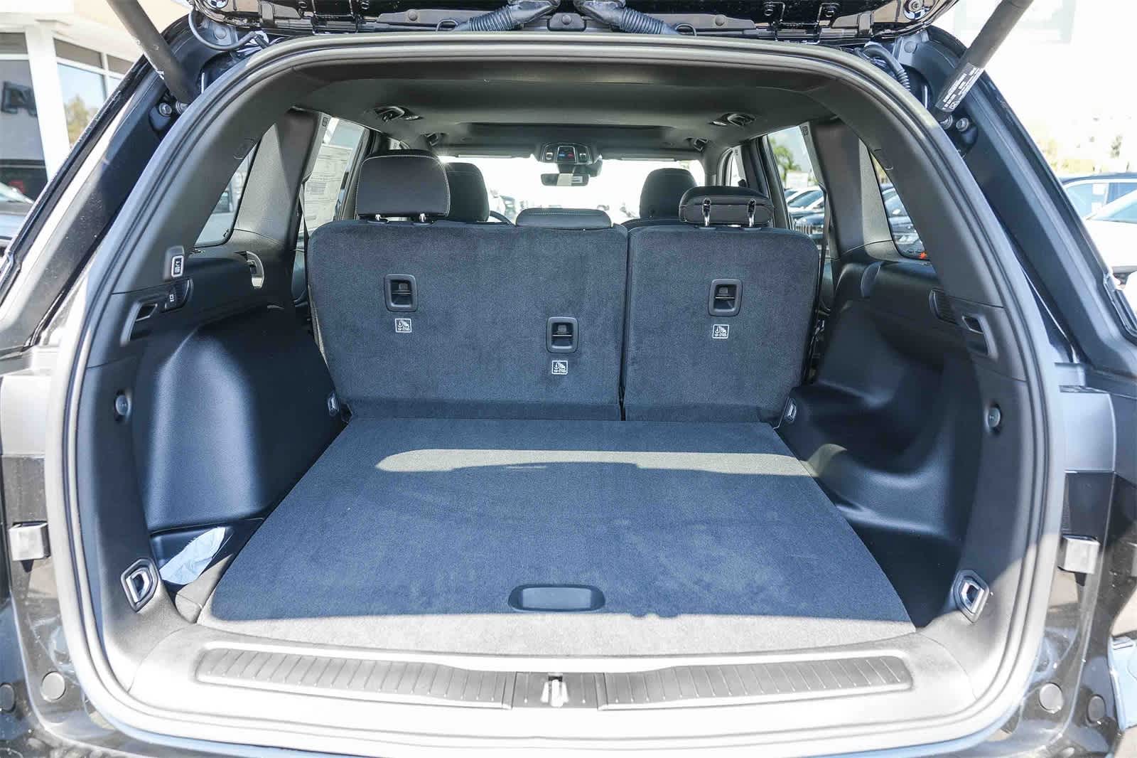 Thumbnail: 2025 Jeep Grand Cherokee - 11