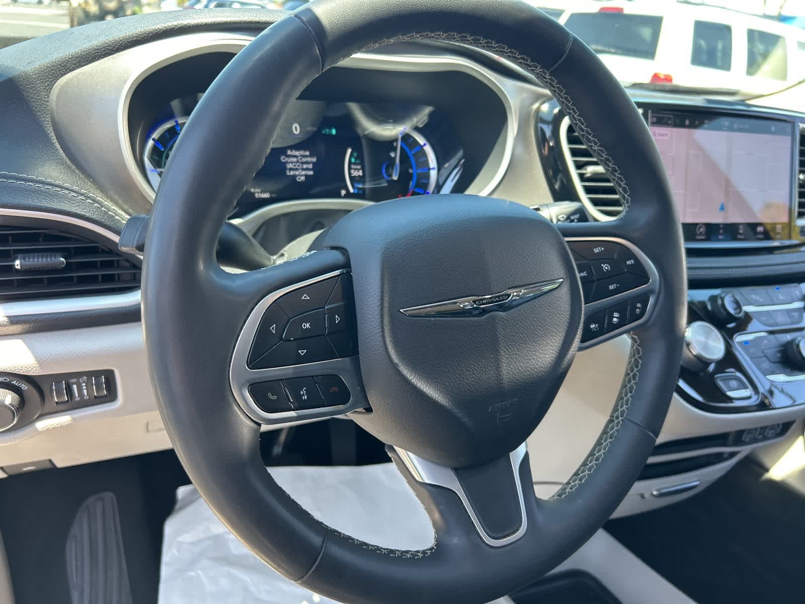 Thumbnail: 2022 Chrysler Pacifica - 31