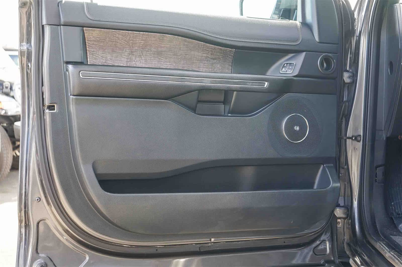 Thumbnail: 2020 Ford Expedition - 20