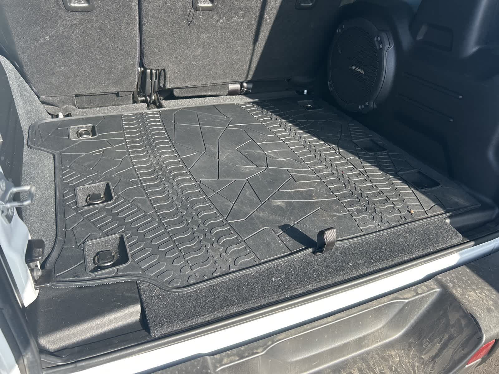 Thumbnail: 2022 Jeep Wrangler - 41