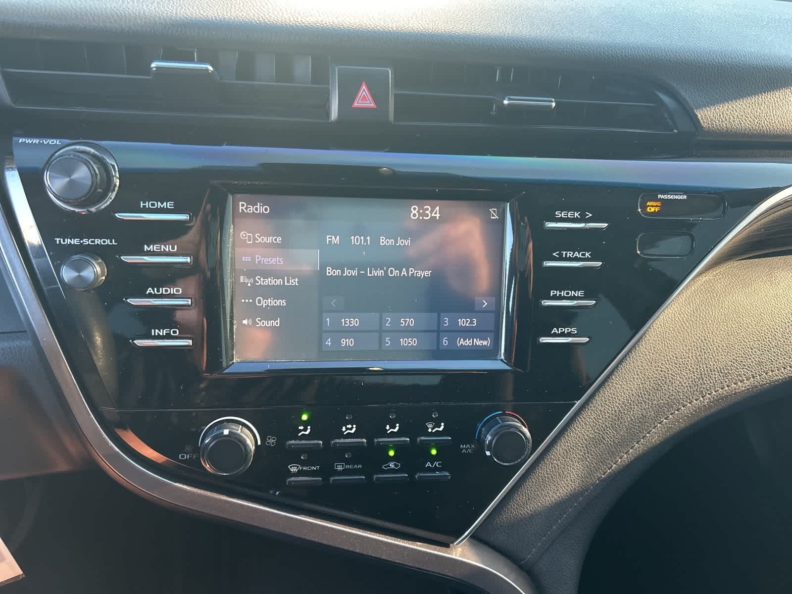 Thumbnail: 2018 Toyota Camry - 25