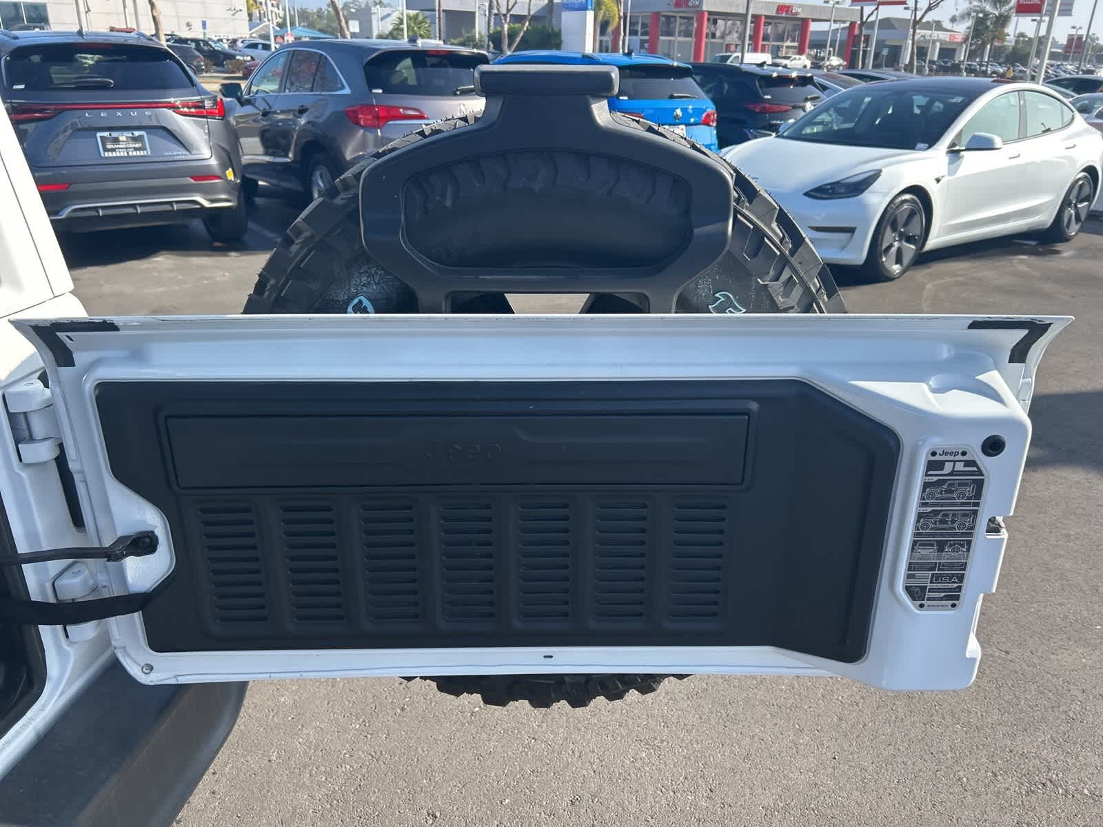 Thumbnail: 2022 Jeep Wrangler - 39