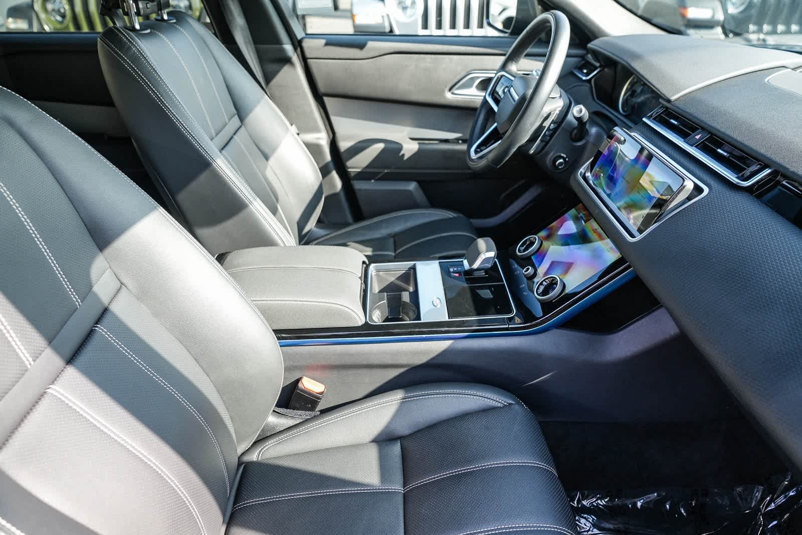 Thumbnail: 2022 Land Rover Range Rover Velar - 14