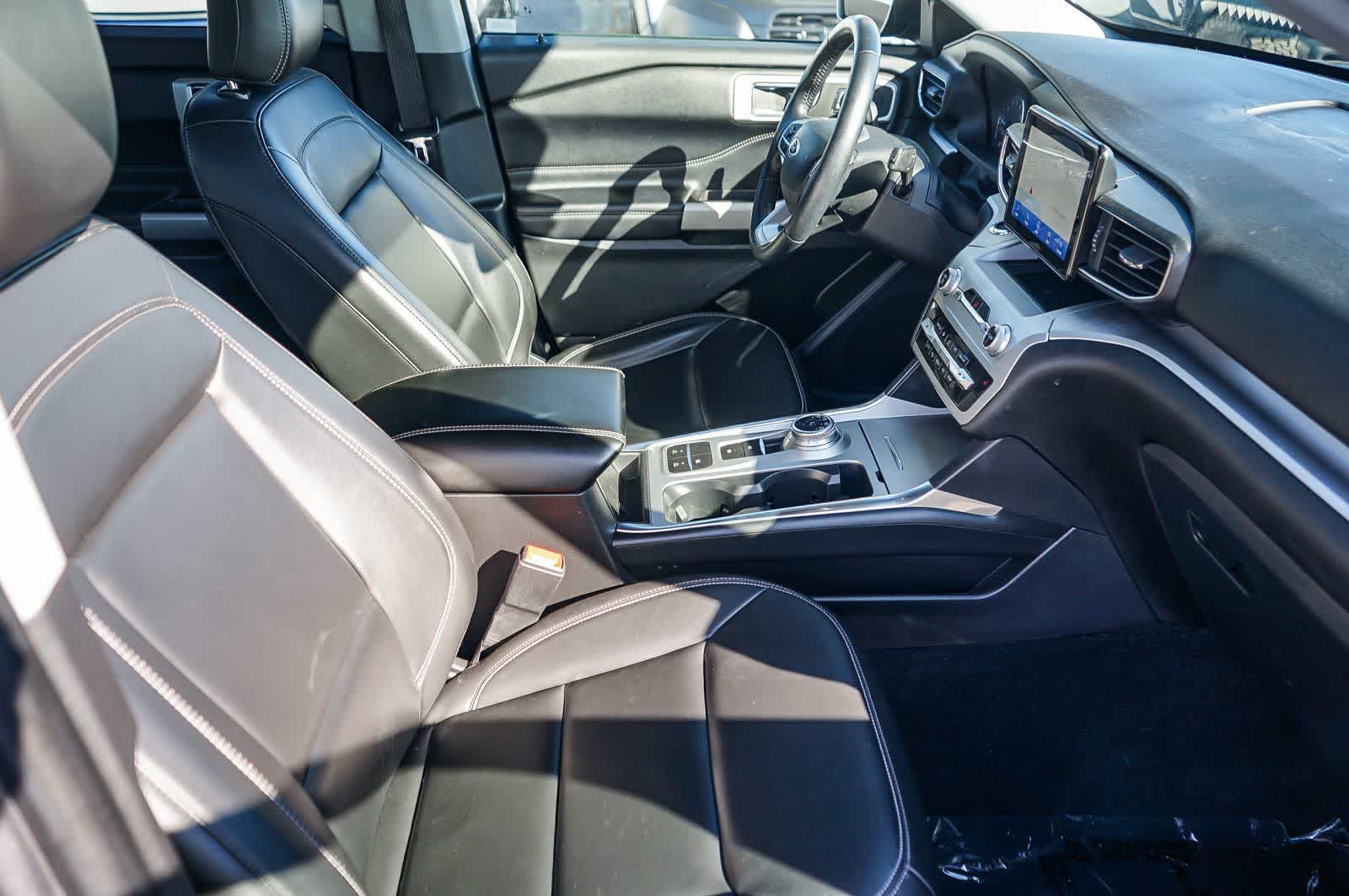 Thumbnail: 2022 Ford Explorer - 14