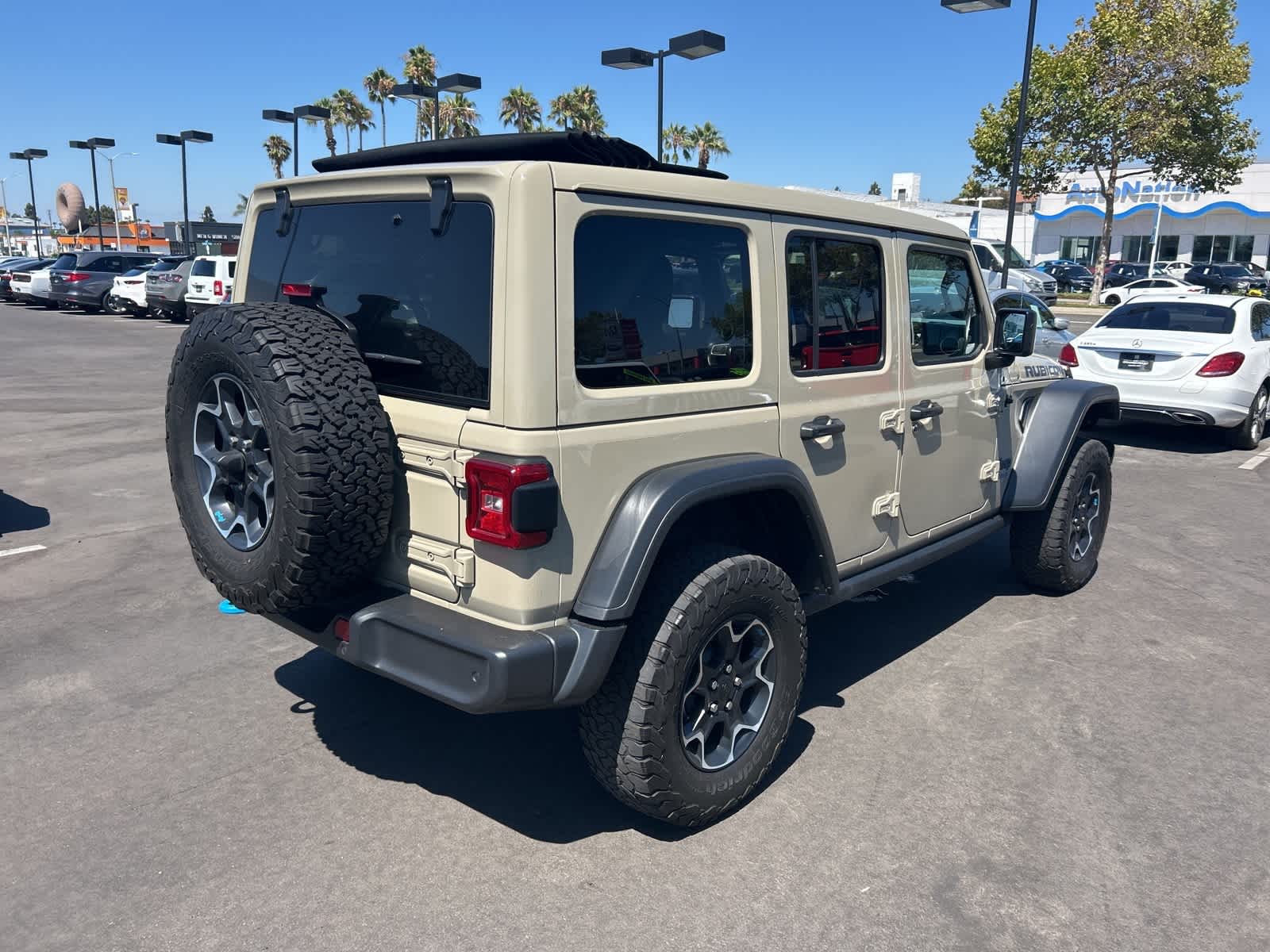 Thumbnail: 2022 Jeep Wrangler - 7