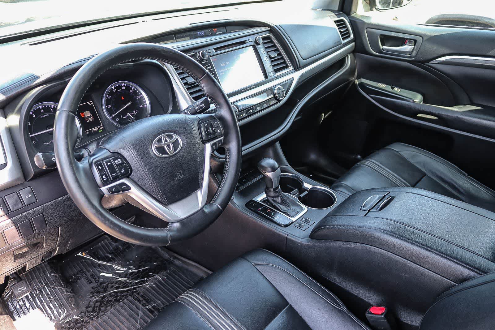Thumbnail: 2018 Toyota Highlander - 16