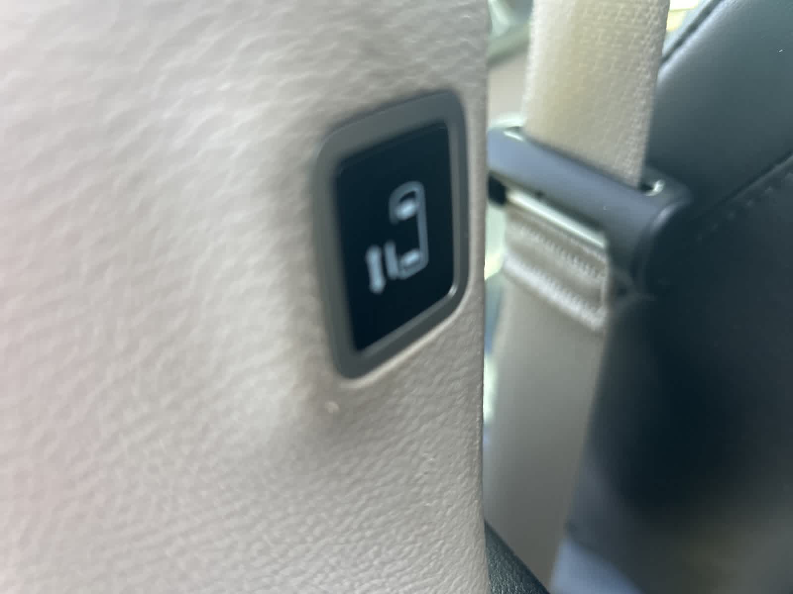 Thumbnail: 2023 Chrysler Pacifica - 20