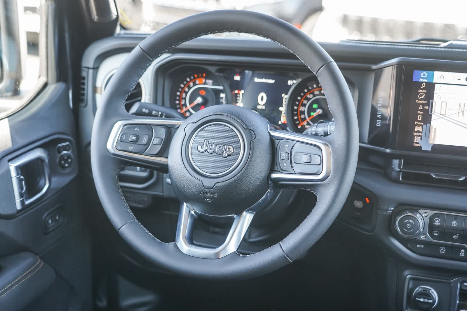 Thumbnail: 2025 Jeep Wrangler - 17