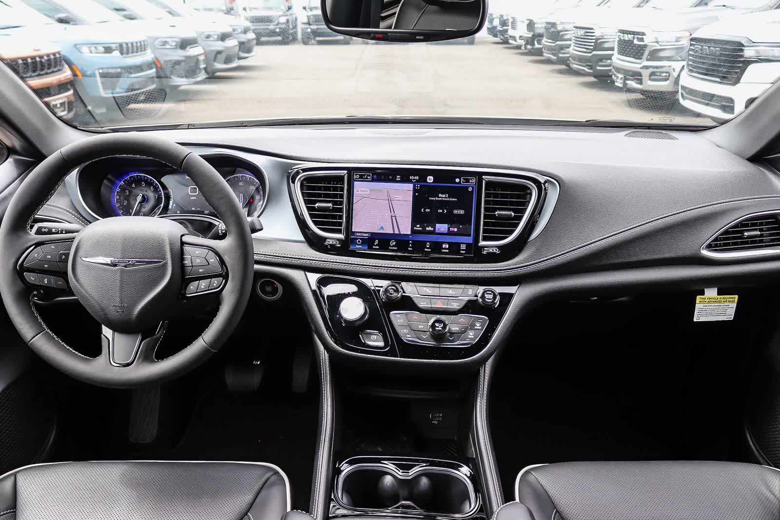 Thumbnail: 2026 Chrysler Pacifica - 14