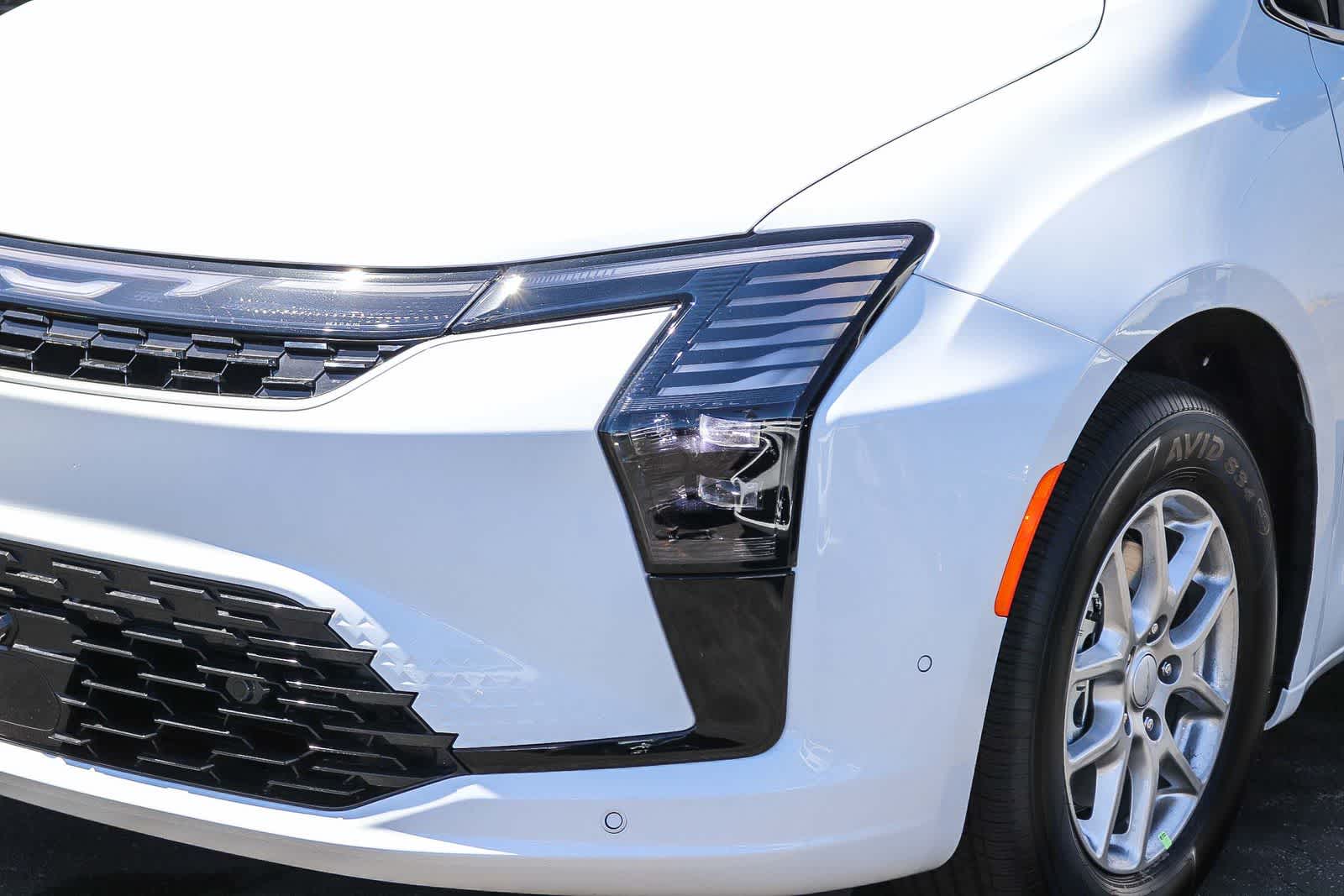 Thumbnail: 2027 Chrysler Pacifica - 8