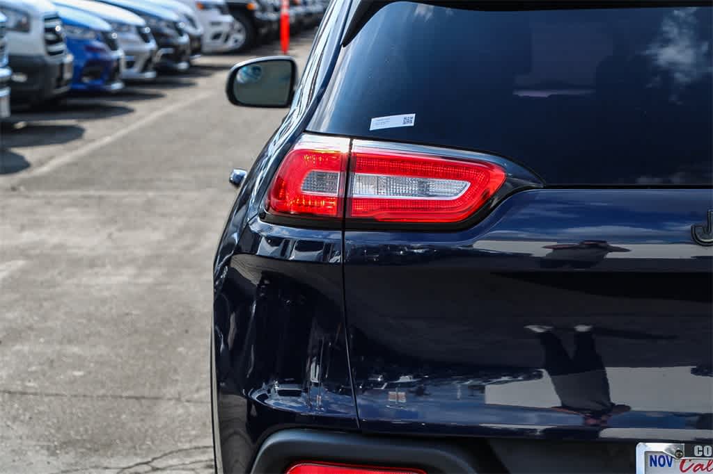 Thumbnail: 2015 Jeep Cherokee - 11