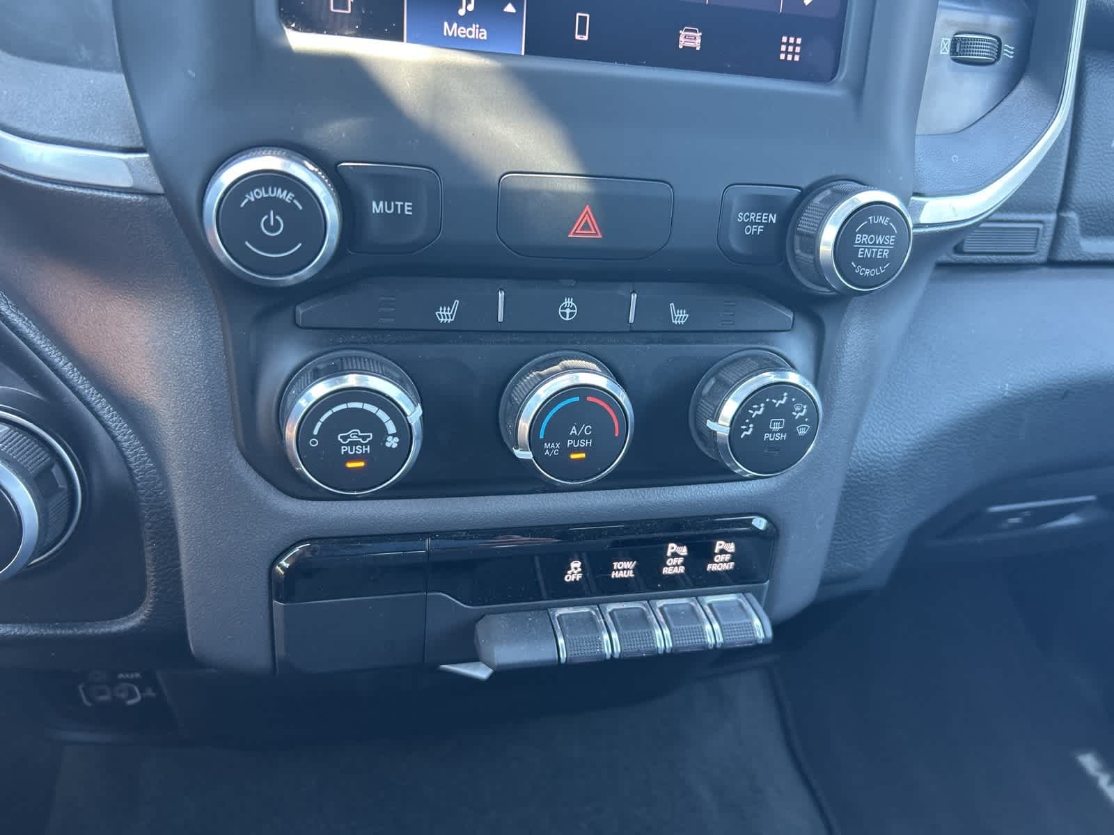 Thumbnail: 2023 RAM 1500 - 32