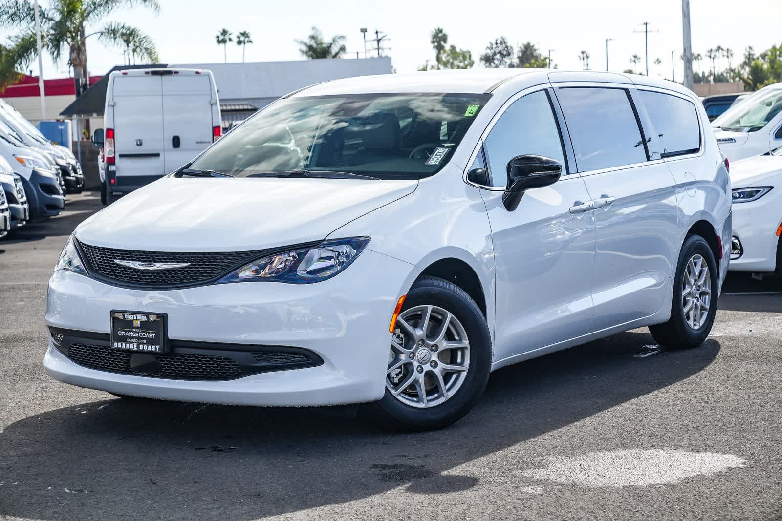 Thumbnail: 2026 Chrysler Voyager - 1