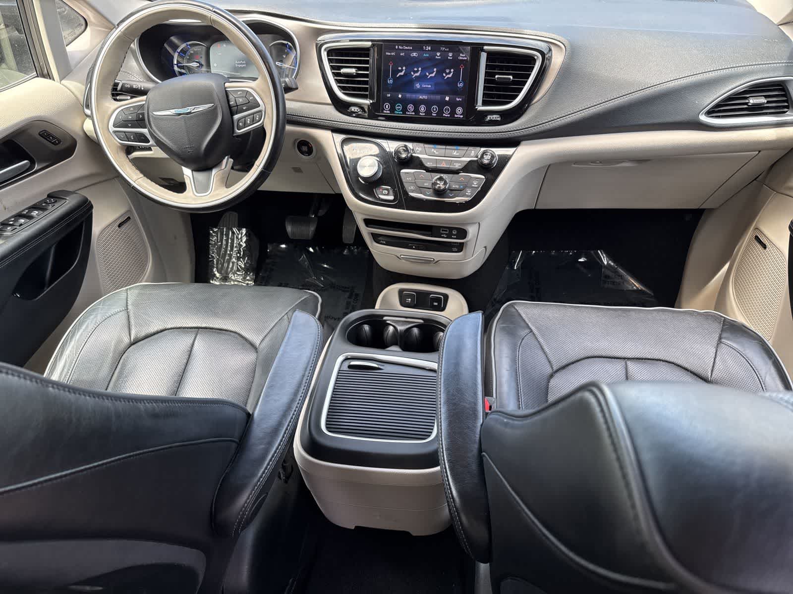 Thumbnail: 2019 Chrysler Pacifica - 5