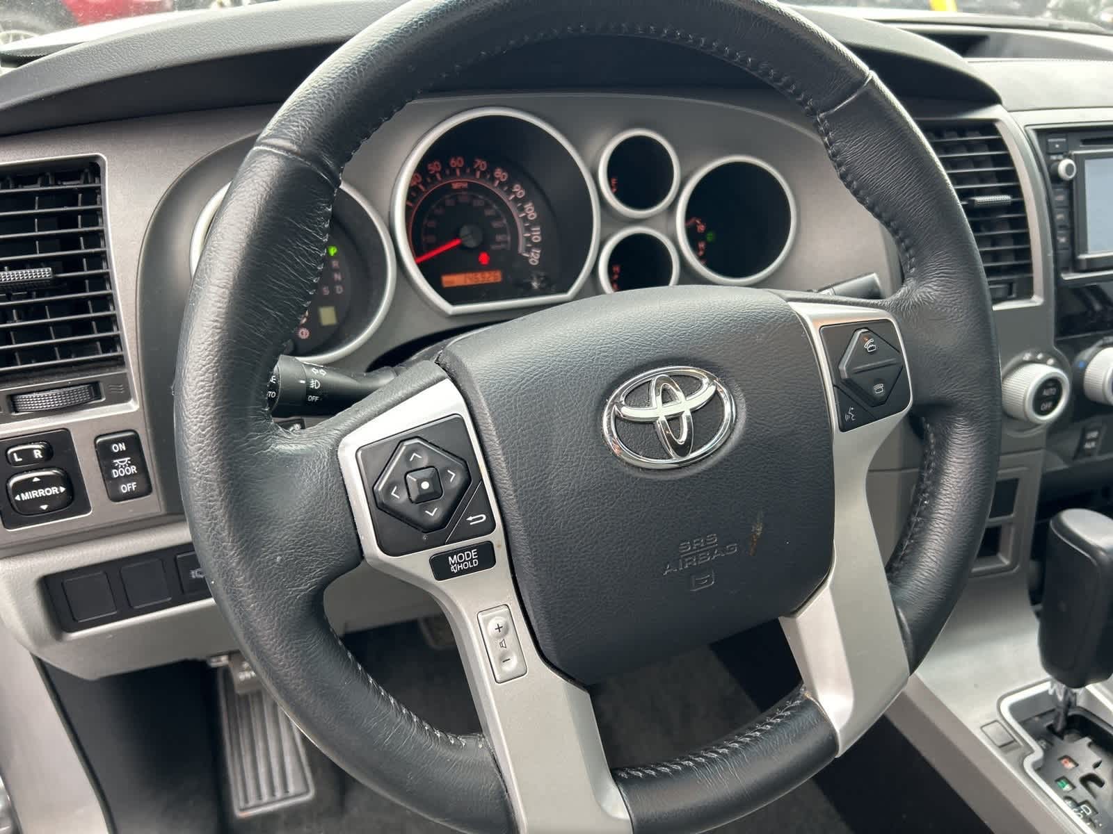 Thumbnail: 2015 Toyota Sequoia - 34
