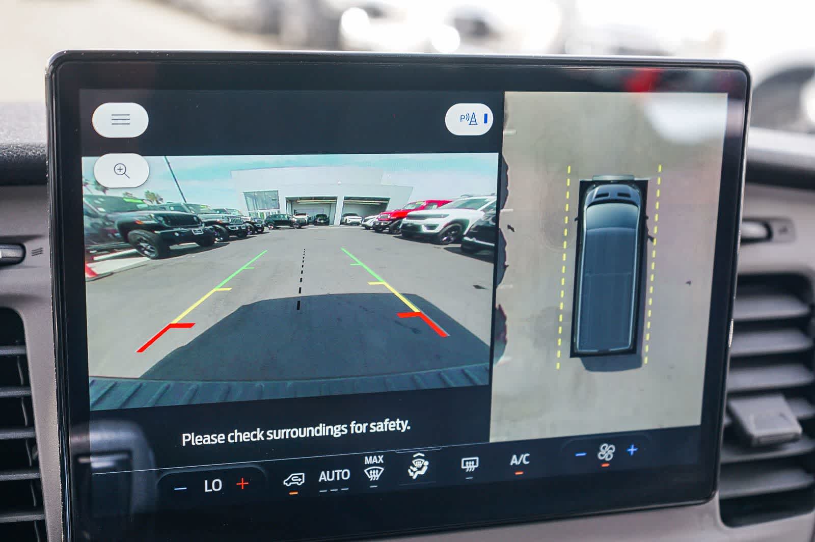 Thumbnail: 2022 Ford Econoline - 20