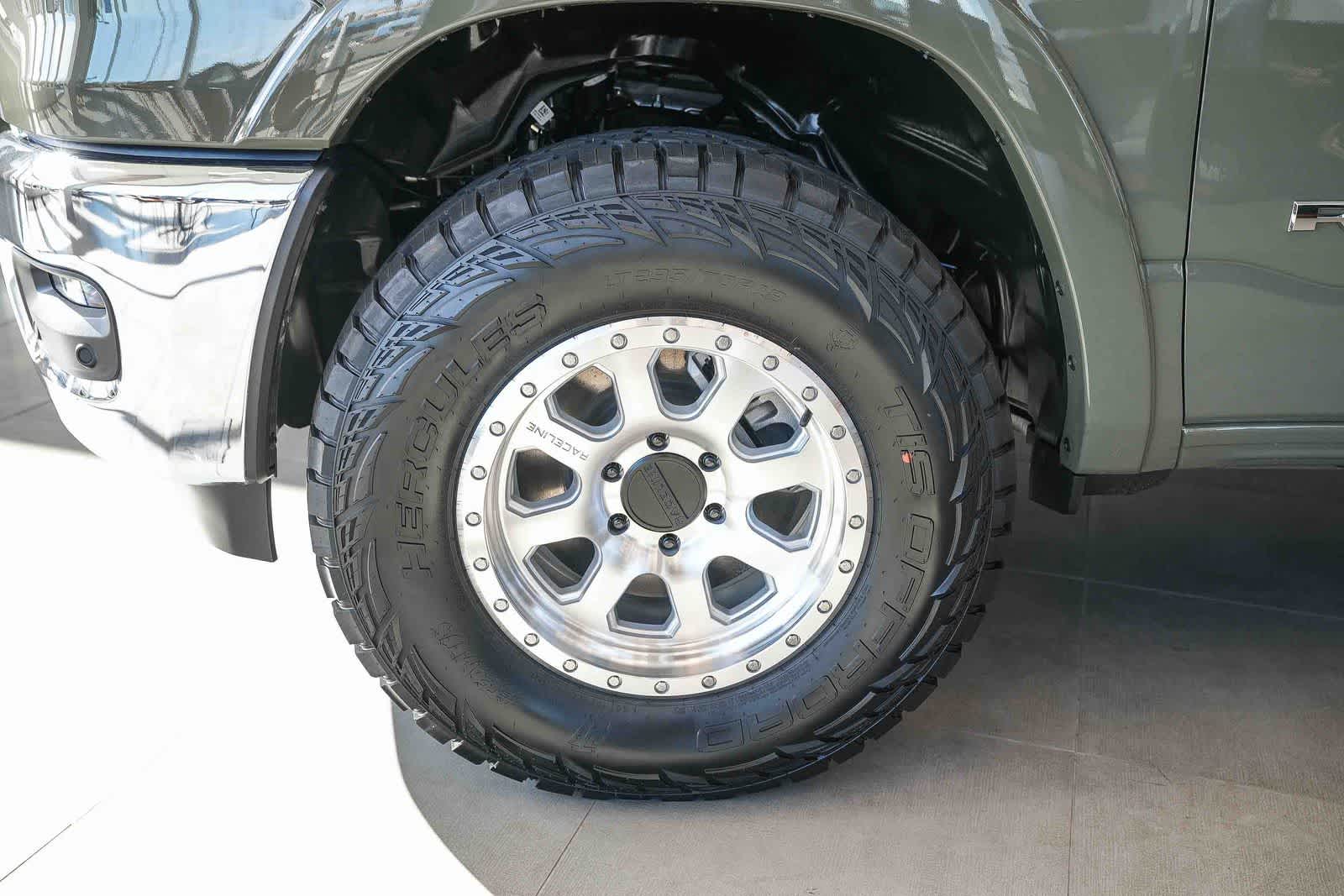 Thumbnail: 2026 RAM 1500 - 9