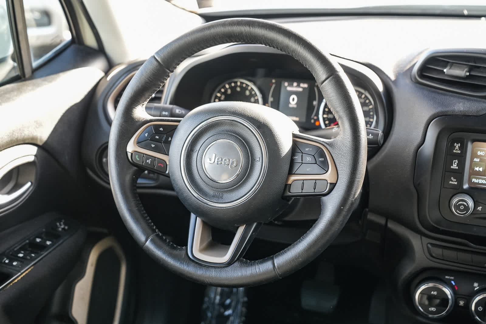 Thumbnail: 2015 Jeep Renegade - 14