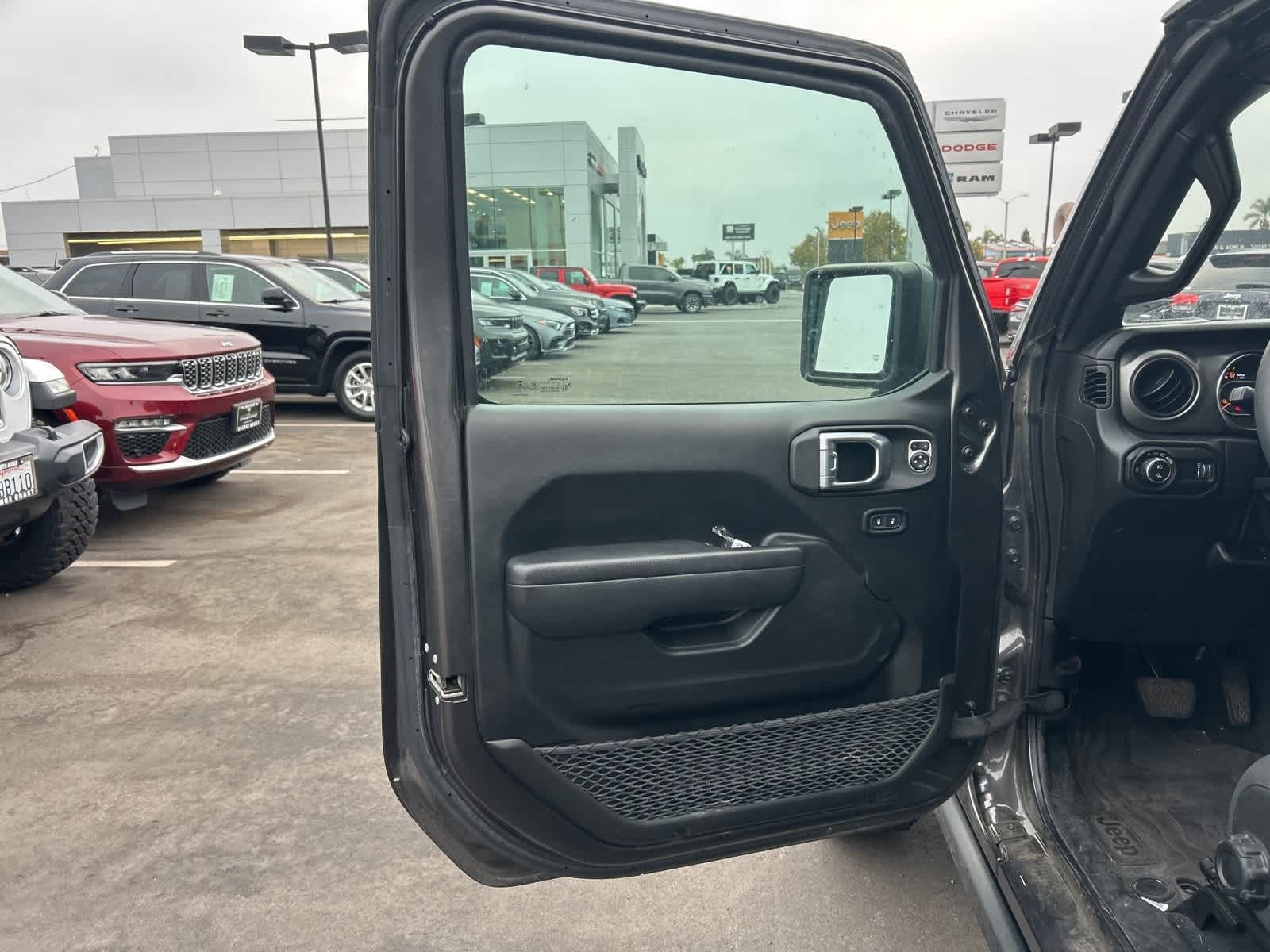 Thumbnail: 2023 Jeep Gladiator - 19