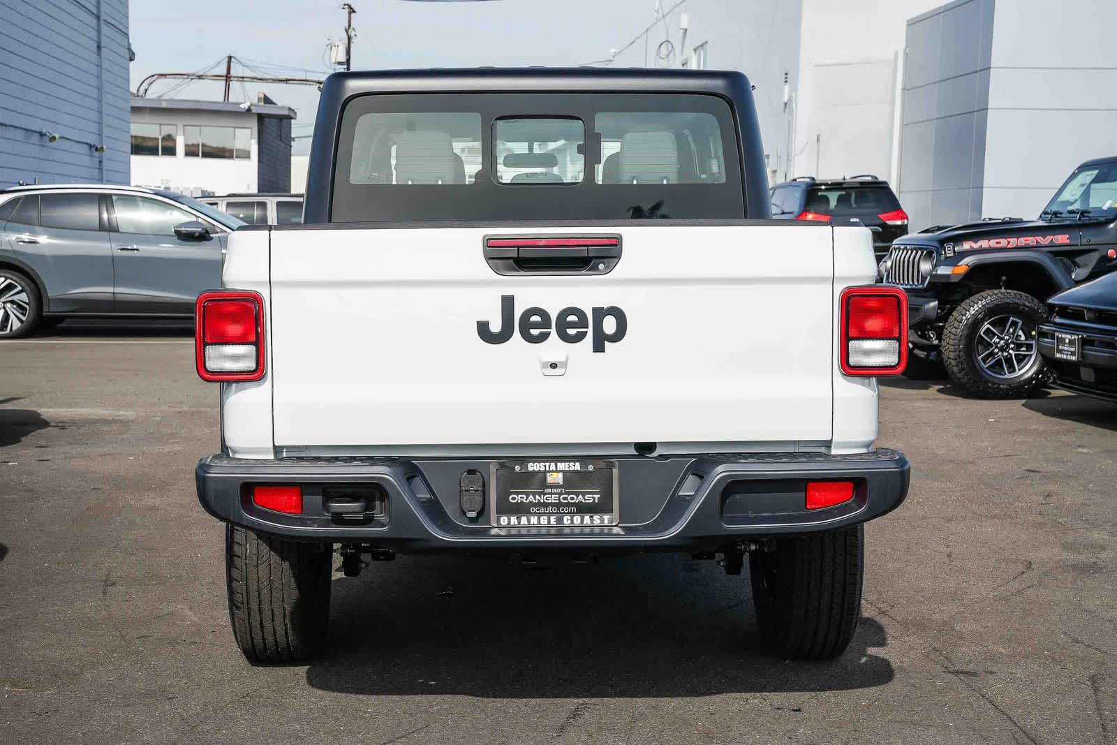 Thumbnail: 2026 Jeep Gladiator - 5