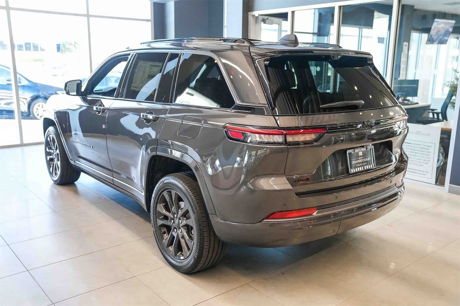 Thumbnail: 2026 Jeep Grand Cherokee - 6