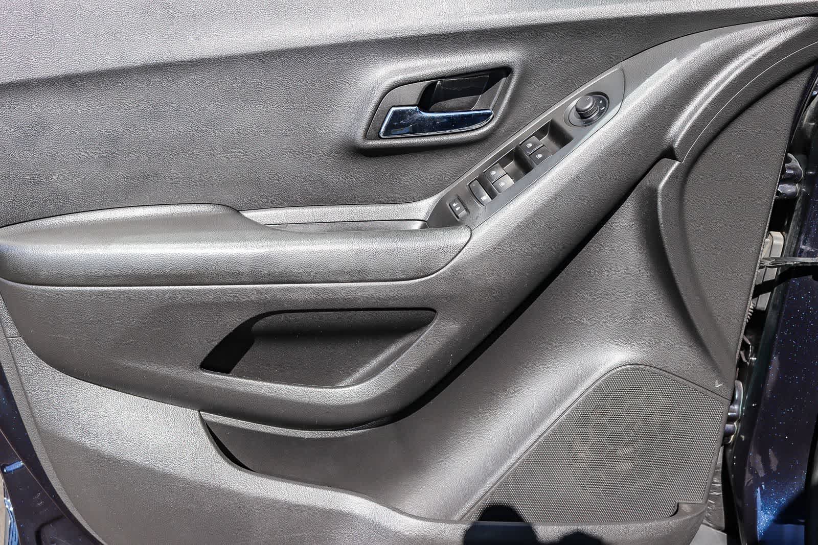 Thumbnail: 2022 Chevrolet Trax - 20
