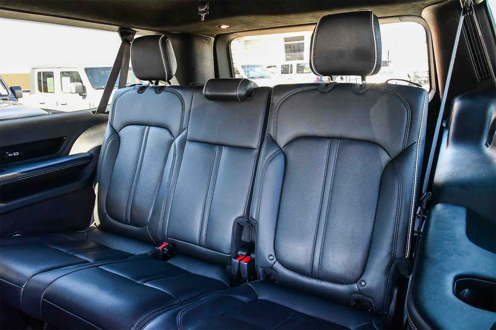 Thumbnail: 2024 Jeep Grand Wagoneer L - 17